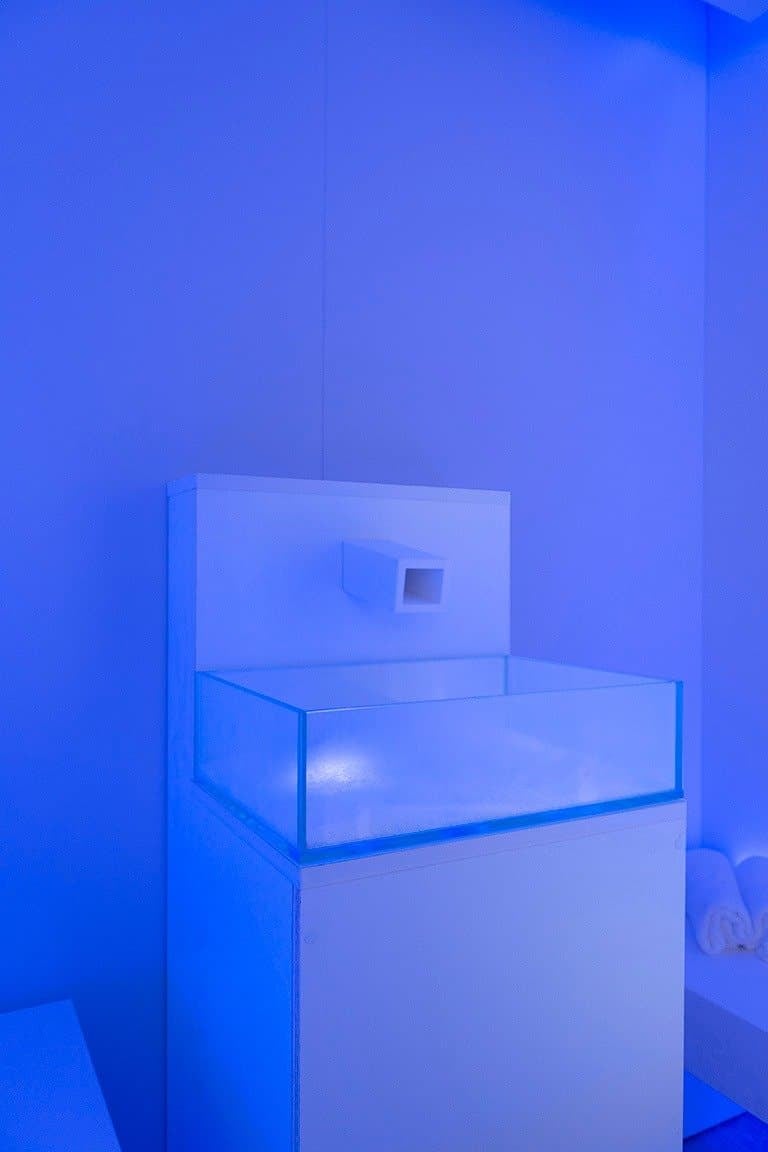 Polar Cabin, photograph 3 of 7