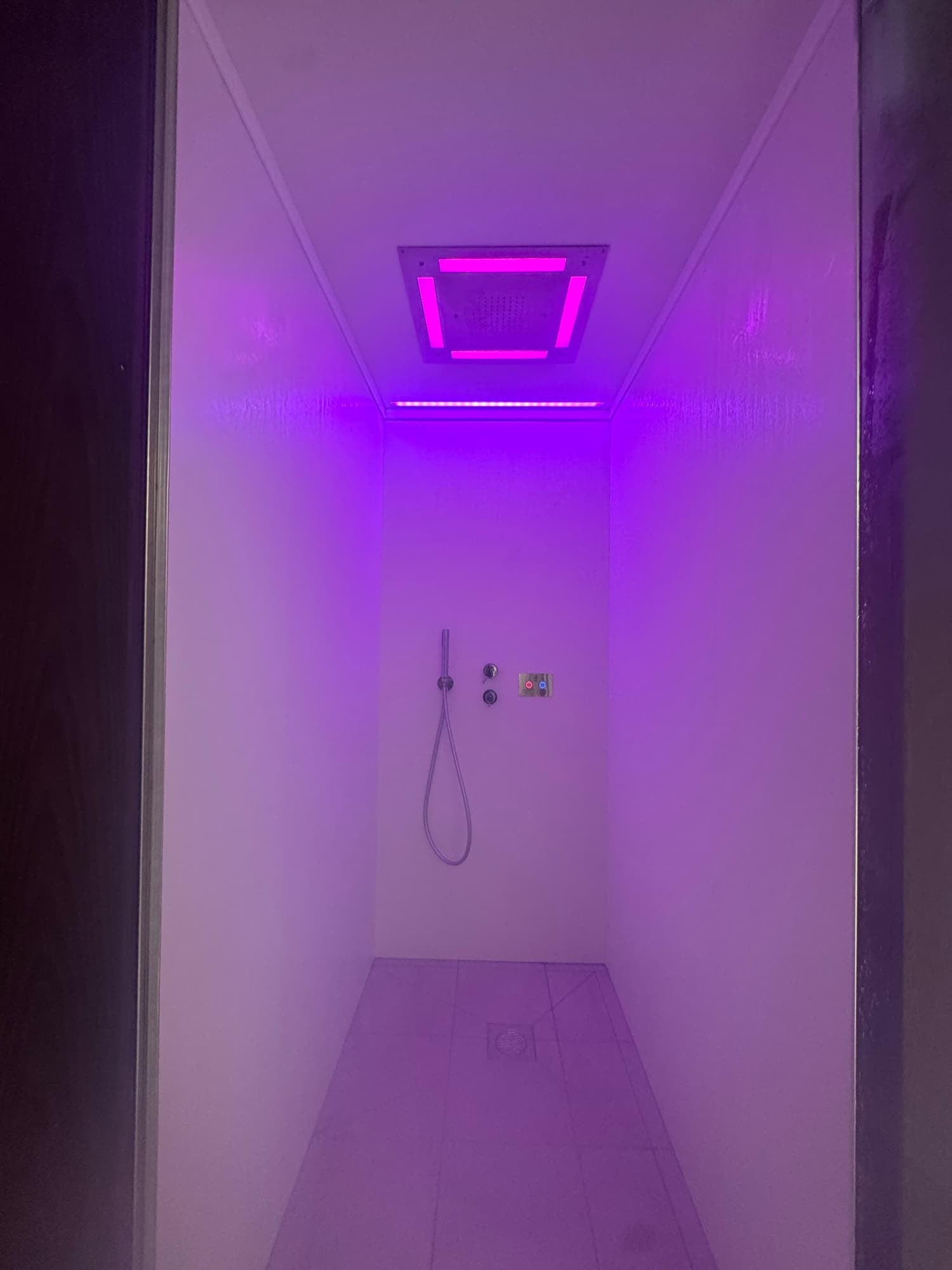 Experience Showers, photograph 3 of 6