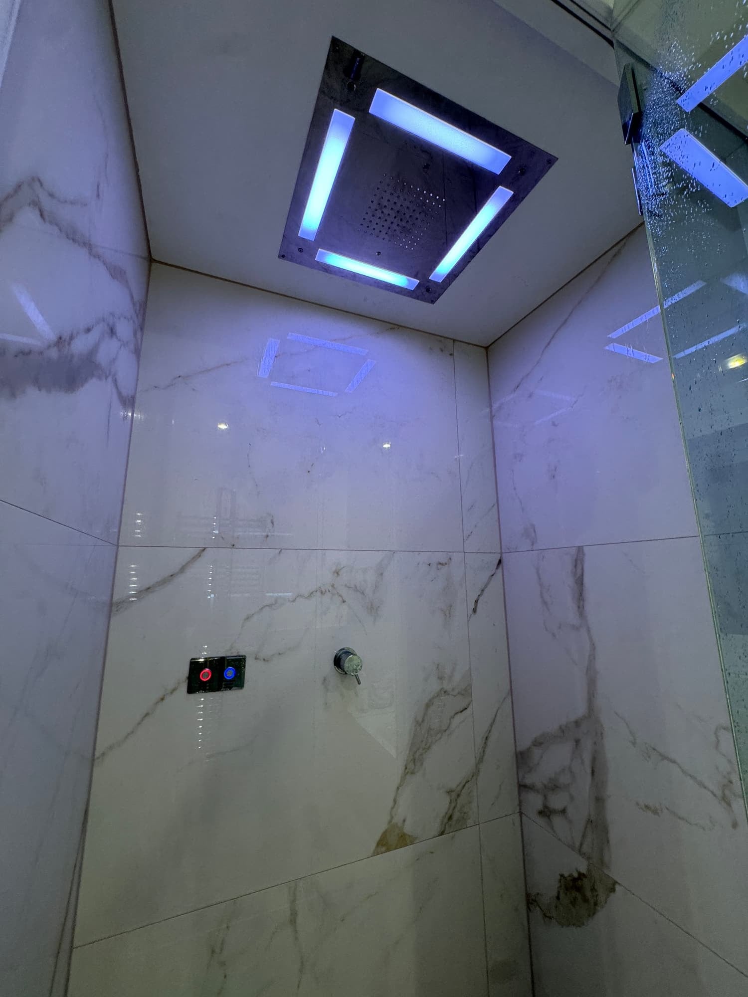 Experience Showers, photograph 2 of 6