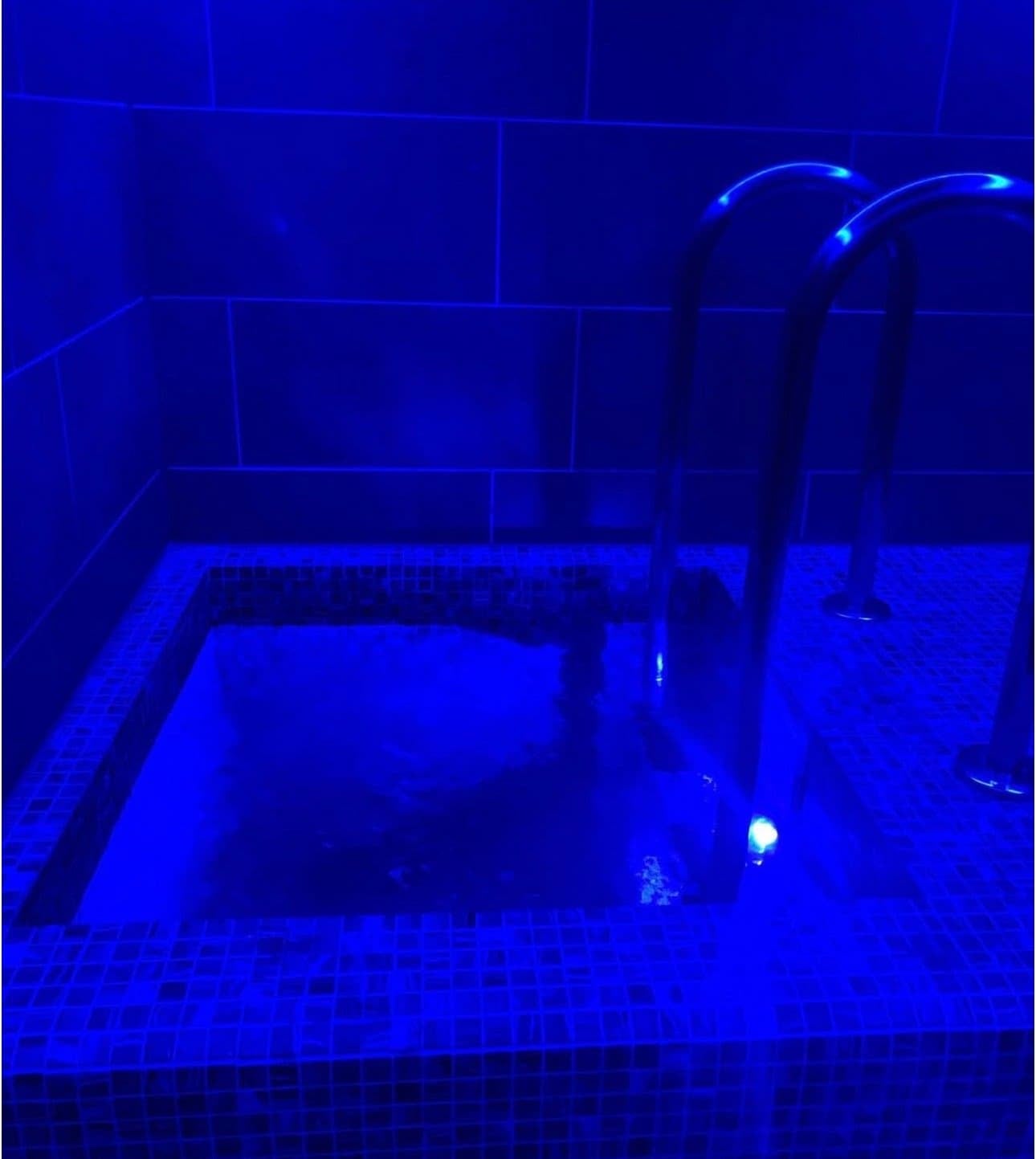 Cold Water Therapy, photograph 15 of 16