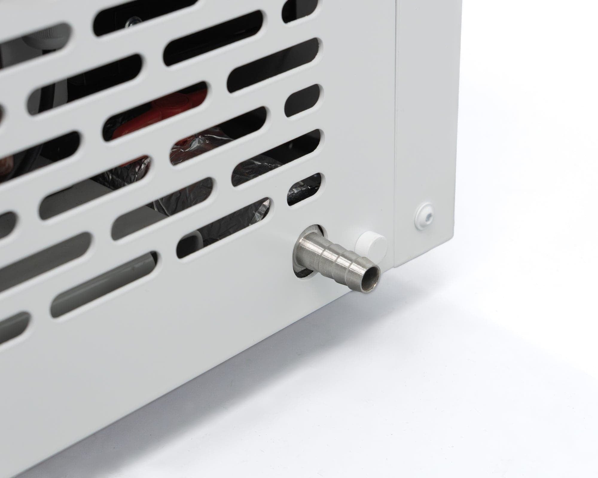 Ventilation grille and stainless drain outlet on the Nebula ice bath