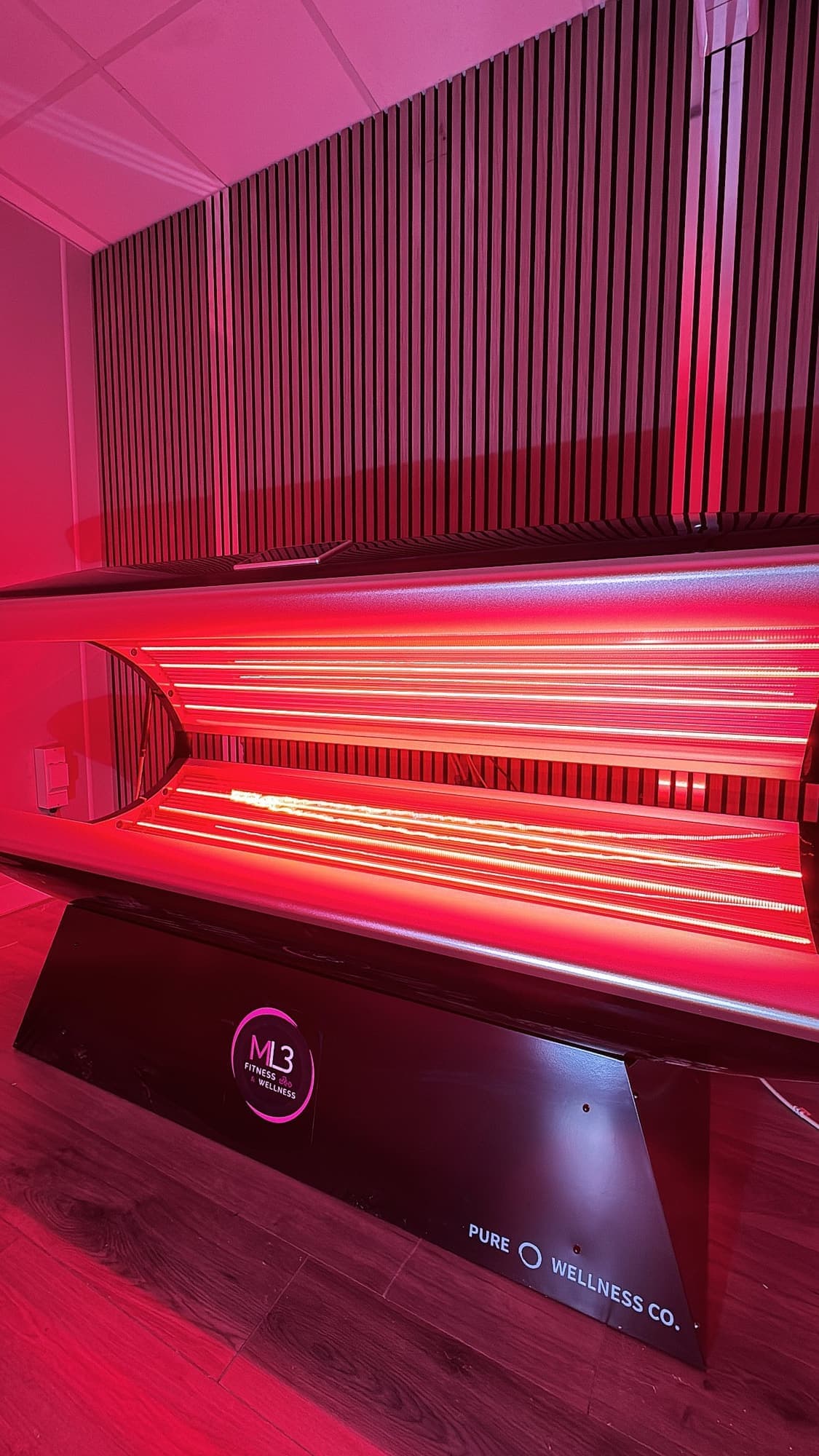Hamilton, Advanced Light Therapy Bed, photograph 2 of 3